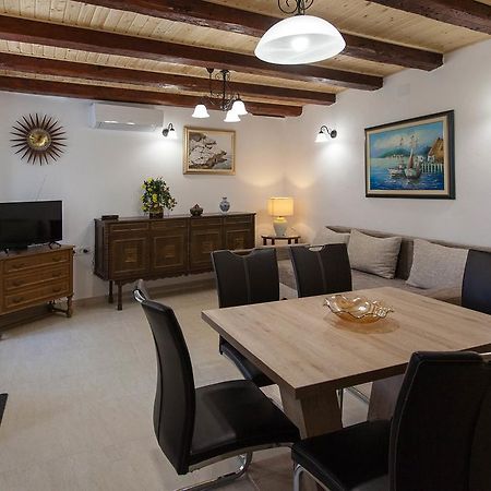 אומיסאליי Holiday Home Nika מראה חיצוני תמונה