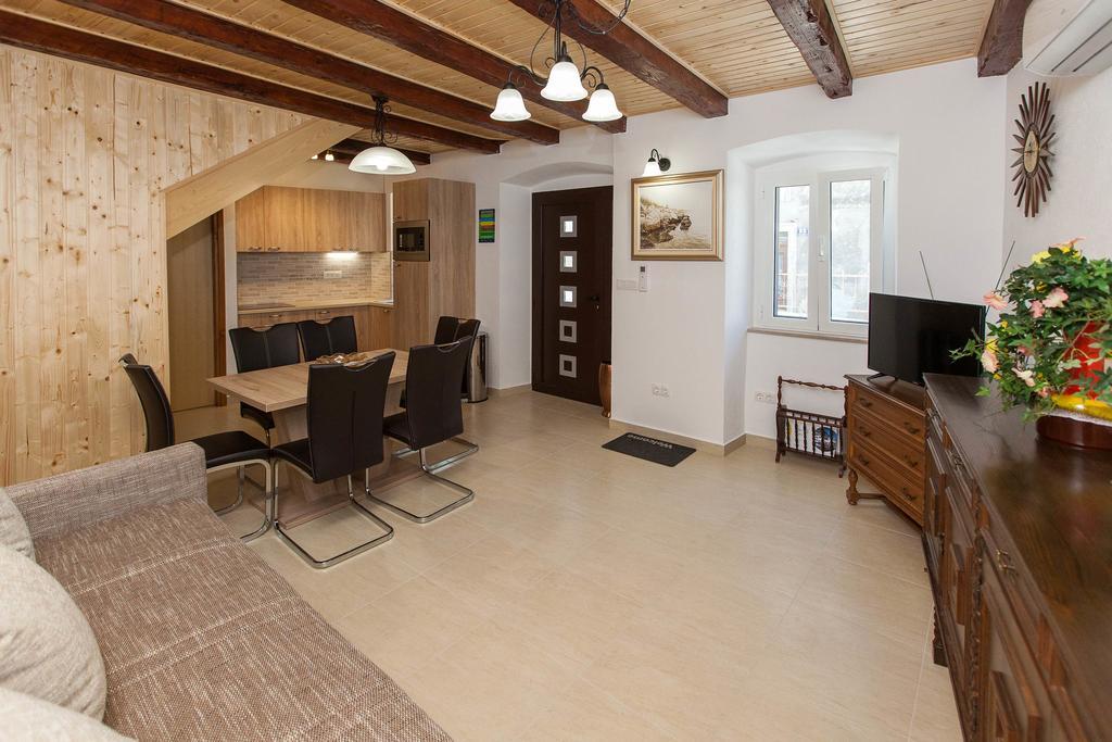 אומיסאליי Holiday Home Nika מראה חיצוני תמונה